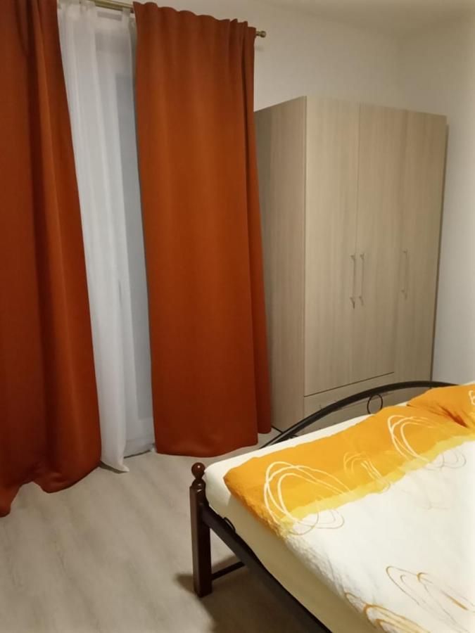 V Centru Apartment Lanzhot Exterior photo